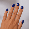 מדבקות ג'ל Lakshē בגוון Imperial Blue – כחול עמוק בגימור ג'ל מבריק.