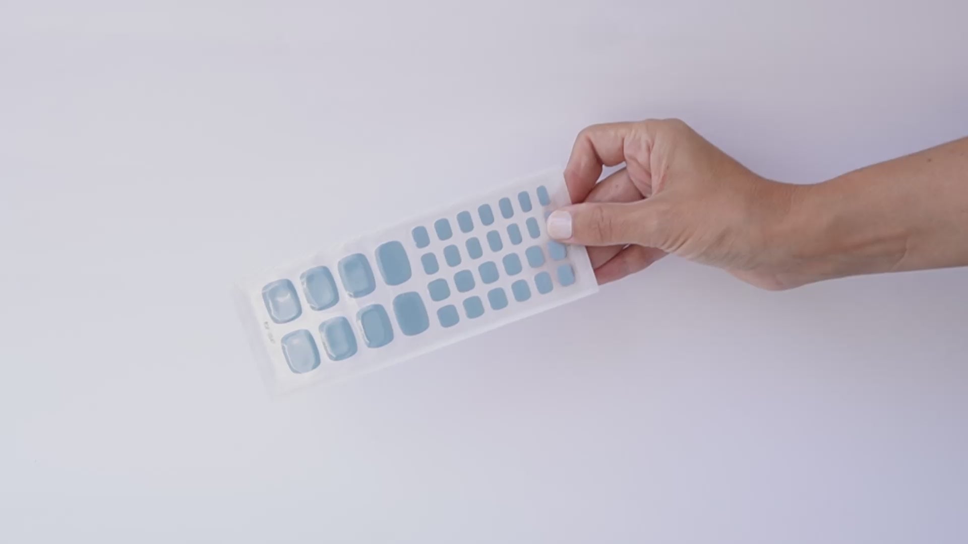 מדבקות לק ג׳ל לרגליים גוון כחול